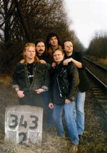 Za zkušebnou / únor 1999